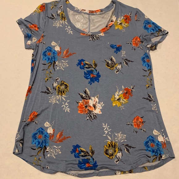 Maurices Tops - Maurices 24/7 Women’s Tee Size S.